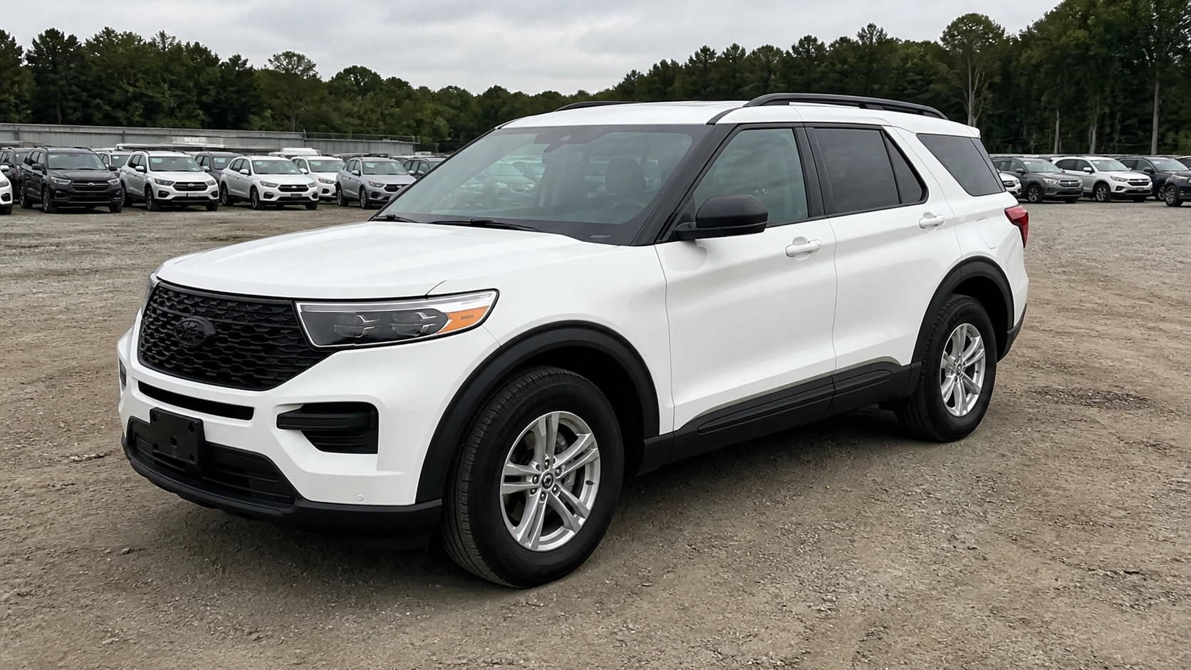 White Ford Explorer